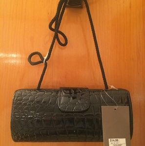 Black snap clutch